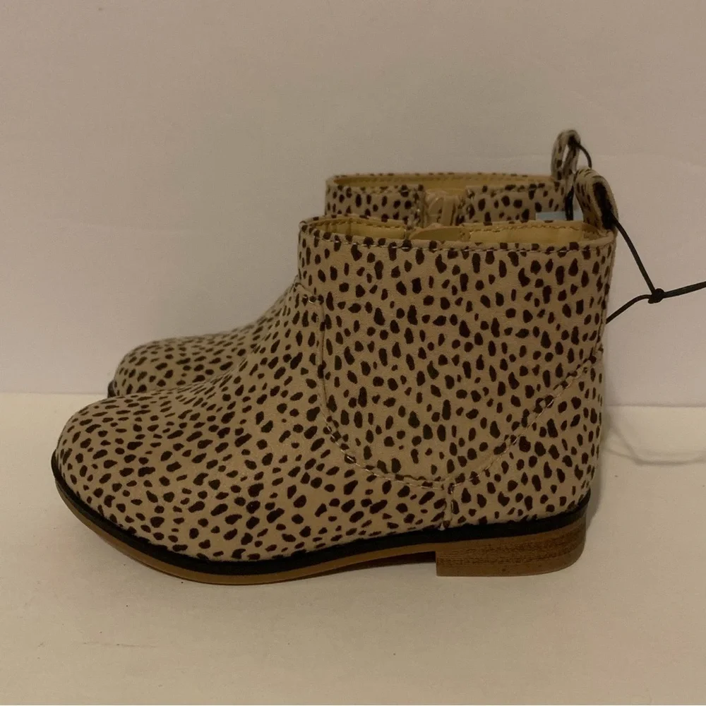 NWT. Cat & Jack Toddler Girl Ankle Zipper Booties